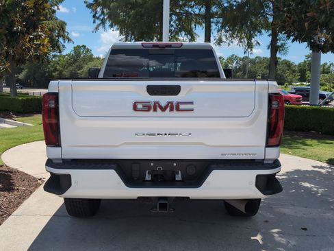 Used 2024 GMC Sierra 2500 Denali w/ Denali Reserve Package AWD/4WD image 9