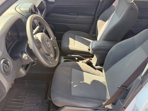 Used 2016 Jeep Patriot Sport w/ Power Value Group AWD/4WD image 9