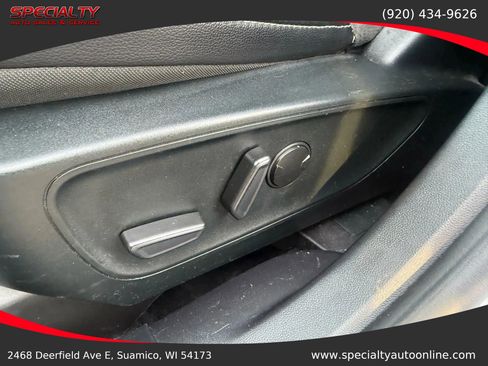 Used 2022 Ford Escape SEL image 32