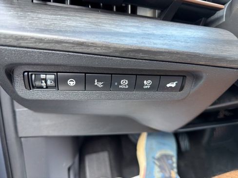 Used 2023 Nissan Ariya AWD image 30