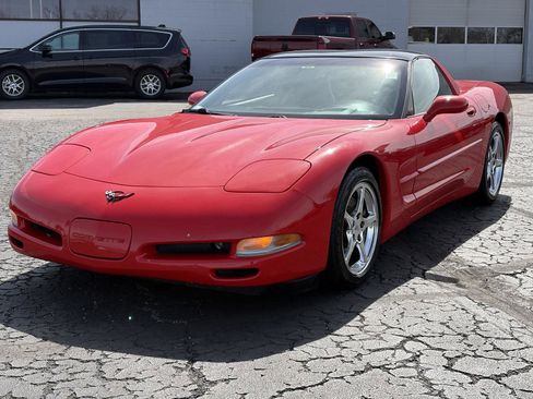 Used 2001 Chevrolet Corvette Coupe w/ Preferred Equipment Group2 image 3