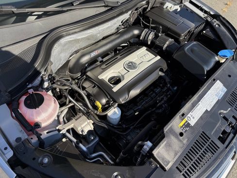 Used 2017 Volkswagen Tiguan Sport image 26