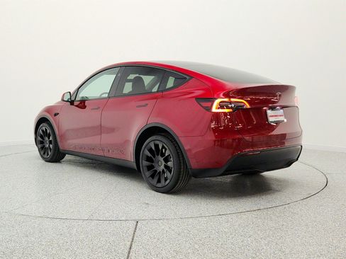 Used 2024 Tesla Model Y Long Range AWD/4WD image 7