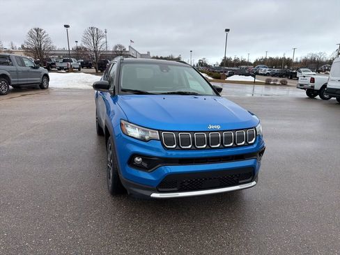 Used 2022 Jeep Compass Limited image 9