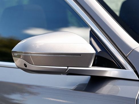 Used 2026 BMW 530i w/ Premium Package image 4