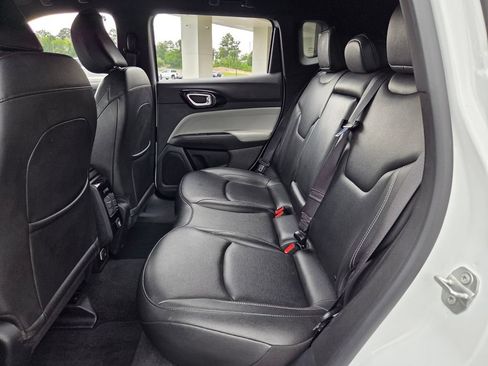 Used 2025 Jeep Compass Limited AWD/4WD image 11