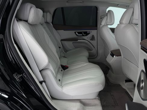 Used 2023 Mercedes-Benz EQS 580 4MATIC SUV image 24
