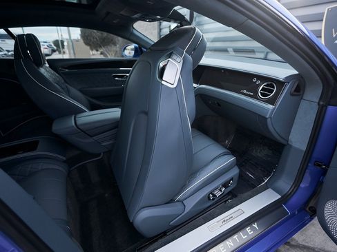Used 2023 Bentley Continental GT Azure image 40