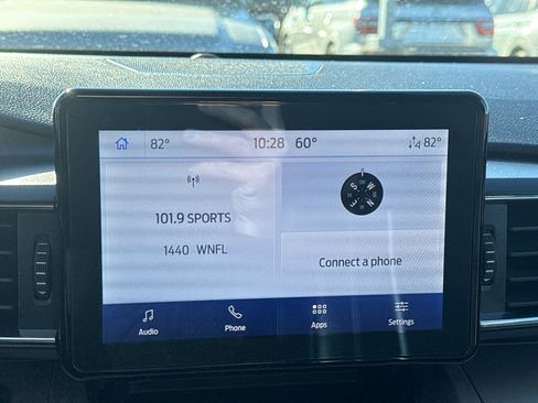 Used 2024 Ford Explorer XLT w/ Equipment Group 202A image 19