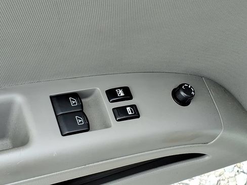 Used 2004 Nissan 350Z Touring RWD image 21