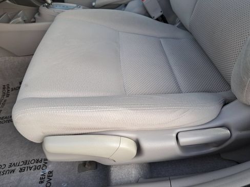 Used 2011 Honda Insight EX image 28