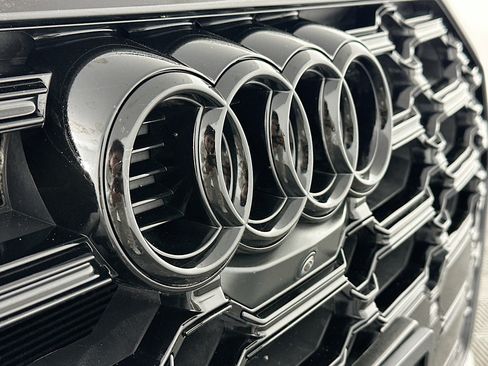 Used 2023 Audi SQ5 Prestige w/ Prestige Package image 34