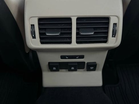 Used 2018 Land Rover Range Rover Velar R-Dynamic SE image 21