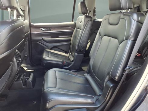 Used 2023 Jeep Grand Cherokee L Limited AWD/4WD image 19