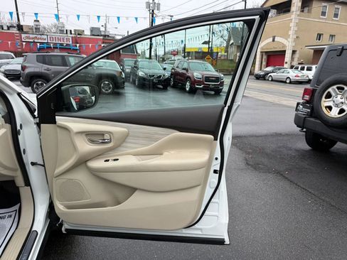 Used 2017 Nissan Murano SL image 50