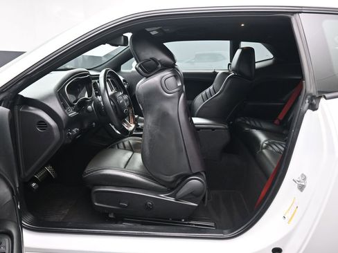 Used 2019 Dodge Challenger SRT Hellcat Redeye image 32