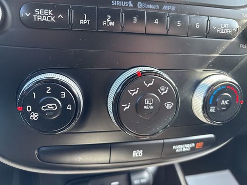 Used 2015 Kia Soul image 14