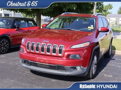 Used 2016 Jeep Cherokee Latitude w/ Comfort & Sound Group FWD image 10