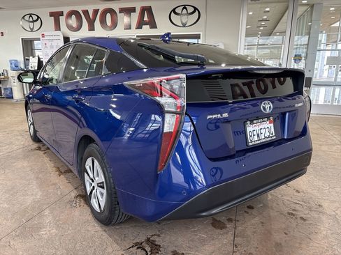 Certified 2018 Toyota Prius Two w/ Prius Two Safety Plus Package image 8