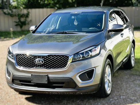 Used 2018 Kia Sorento L FWD image 3
