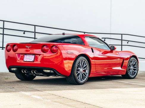 Used 2005 Chevrolet Corvette Coupe w/ Preferred Equipment Group RWD image 47
