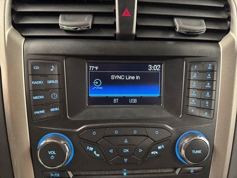 Used 2014 Ford Fusion SE w/ Equipment Group 202A FWD image 9