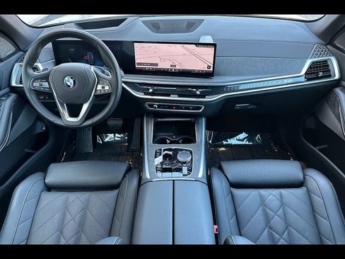 Used 2025 BMW X5 xDrive50e w/ Premium Package AWD/4WD image 9