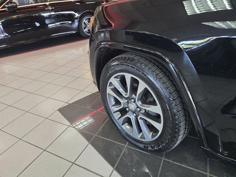 Used 2017 Jeep Grand Cherokee Overland image 37