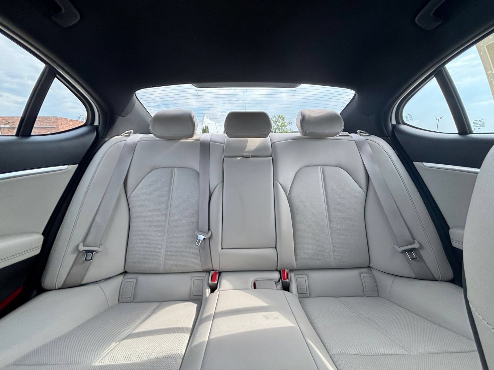 Used 2025 Genesis G70 2.5T AWD/4WD image 35