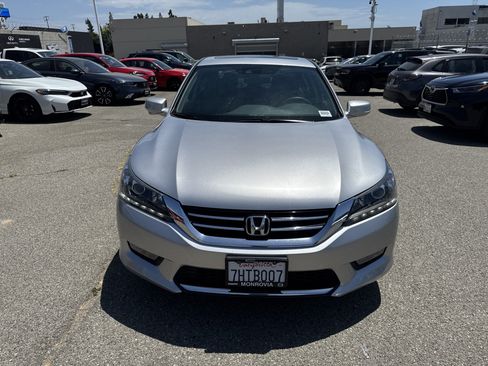 Used 2015 Honda Accord EX-L image 9