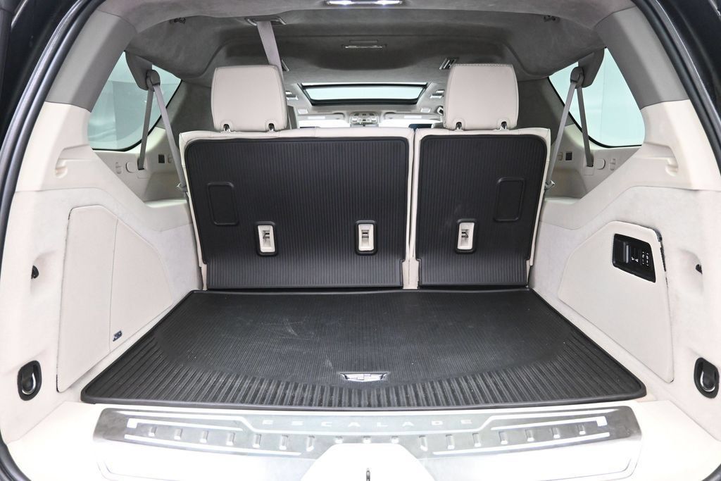 Used 2023 Cadillac Escalade ESV Sport Platinum w/ LPO, ONYX Package AWD/4WD image 27
