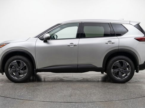Used 2025 Nissan Rogue SV FWD image 5