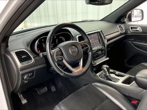 Used 2018 Jeep Grand Cherokee Altitude AWD/4WD image 17