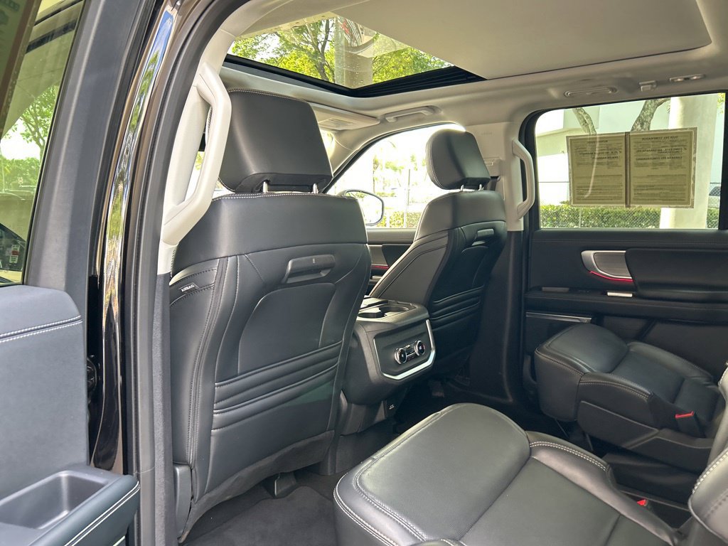 Used 2025 Ford Expedition Max Platinum AWD/4WD image 50