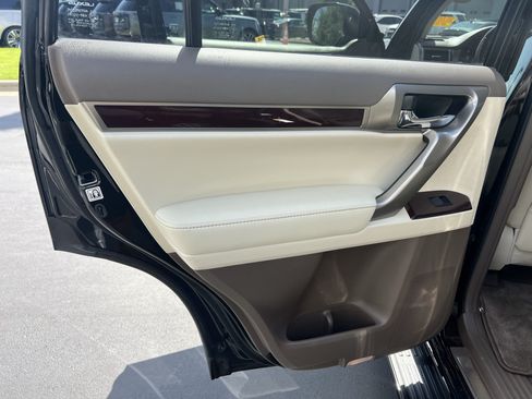 Used 2019 Lexus GX 460 Premium w/ Premium Package AWD/4WD image 25