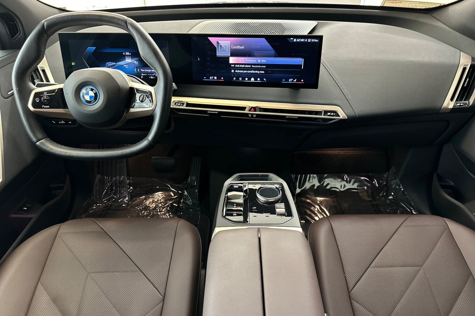 Certified 2024 BMW iX xDrive50 w/ Premium Package AWD/4WD image 15