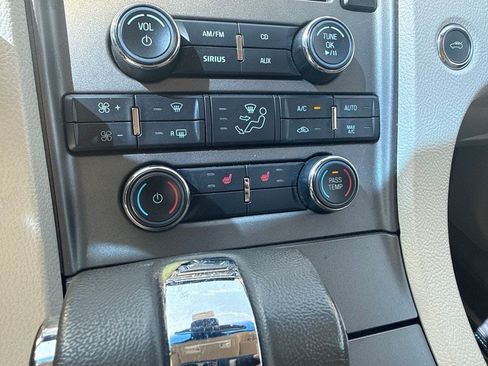 Used 2012 Ford Taurus SEL FWD image 15