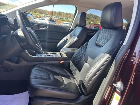 Used 2024 Ford Edge Titanium image 15