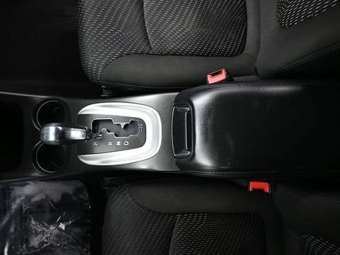 Used 2019 Dodge Journey SE image 28