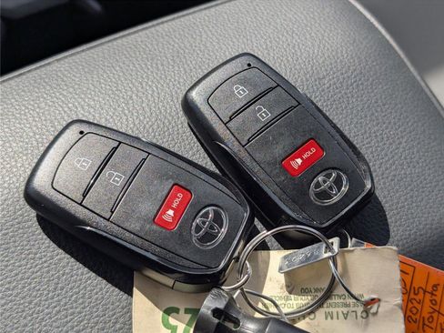 Used 2025 Toyota Tacoma SR5 image 19