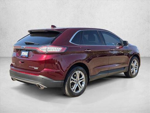 Used 2017 Ford Edge Titanium w/ Technology Package FWD image 5