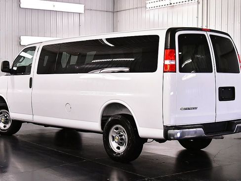 Used 2025 Chevrolet Express 3500 LT w/ LT Preferred Equipment Group image 5