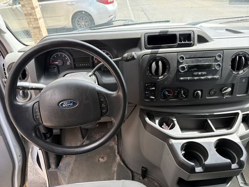 Used 2013 Ford E-350 and Econoline 350 XLT RWD image 4