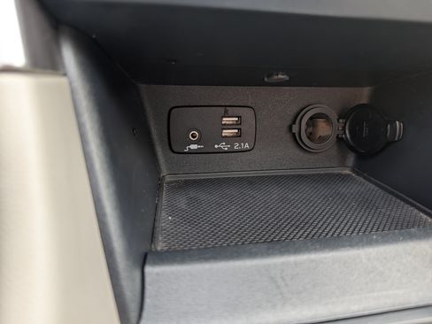 Used 2019 Subaru Forester Premium w/ All-Weather Package AWD/4WD image 33