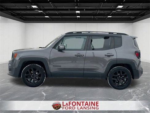 Used 2016 Jeep Renegade Latitude image 2