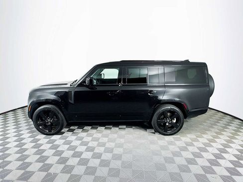 Used 2025 Land Rover Defender 130 X-Dynamic SE image 8