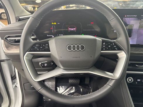 Used 2025 Audi Q5 Premium w/ Premium Plus AWD/4WD image 24