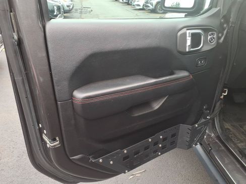 Used 2018 Jeep Wrangler Unlimited Rubicon AWD/4WD image 23