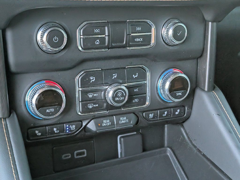 Used 2024 GMC Yukon XL AT4 AWD/4WD image 28