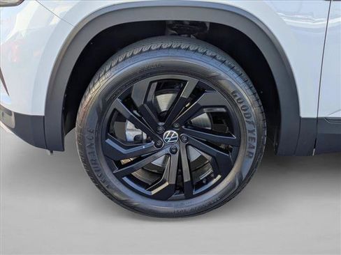 Used 2021 Volkswagen Atlas Cross Sport SEL w/ Luggage Net & Mats Package FWD image 24